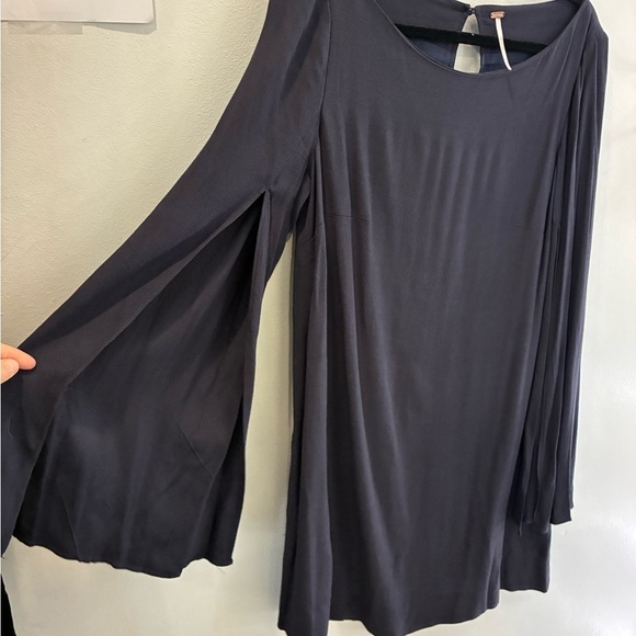Free People some like it hot Navy Blue slit sleeve Cape Dress - Picture 5 of 6